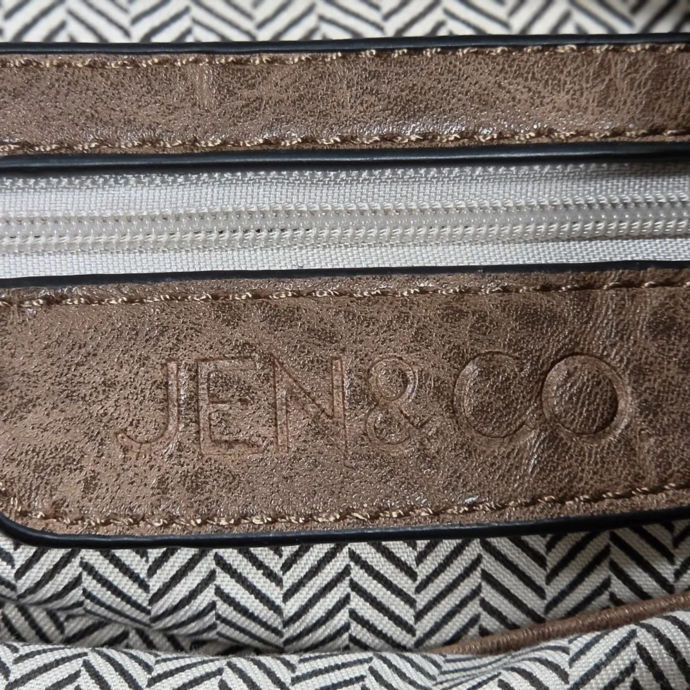 Jen & Co embrace rustic